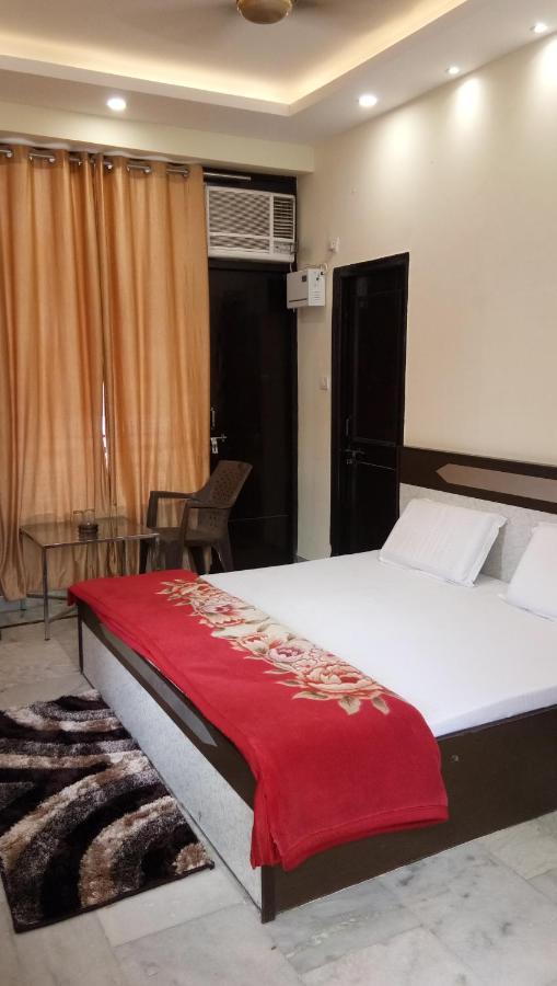 רישיקש Hotel Orange Classic מראה חיצוני תמונה