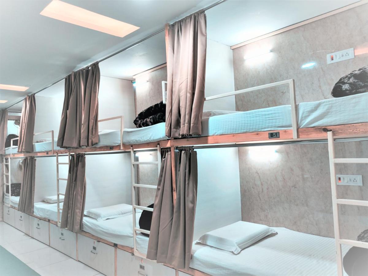 רישיקש Hotel Orange Classic מראה חיצוני תמונה