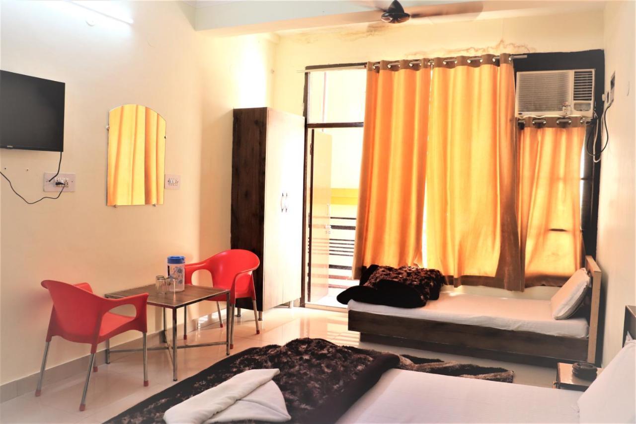 רישיקש Hotel Orange Classic מראה חיצוני תמונה