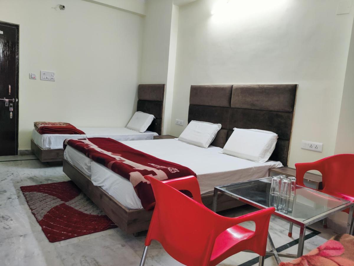 רישיקש Hotel Orange Classic מראה חיצוני תמונה