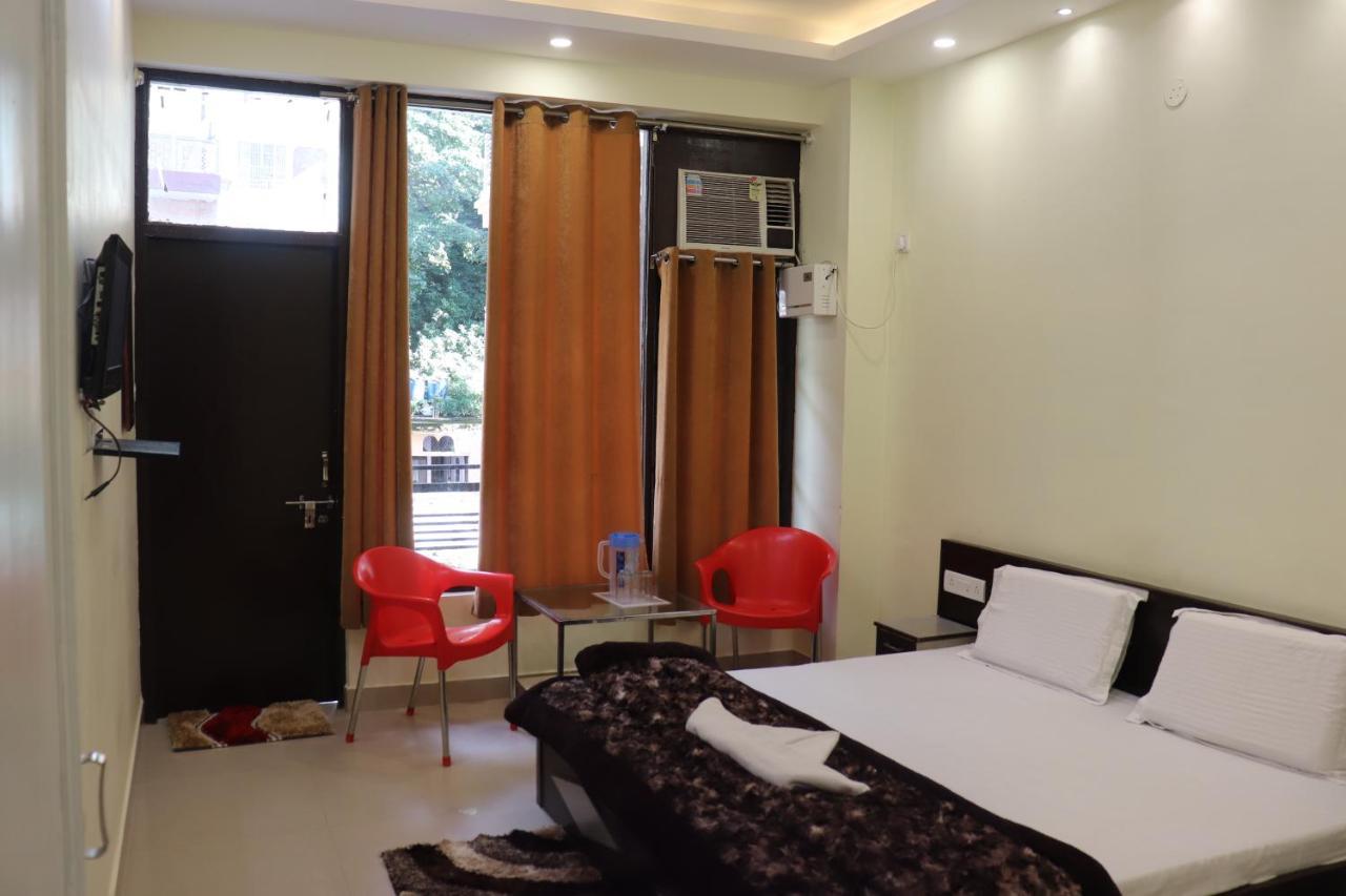 רישיקש Hotel Orange Classic מראה חיצוני תמונה