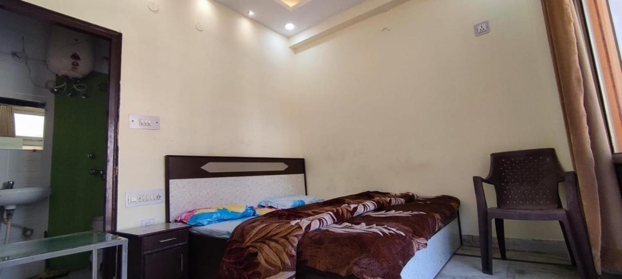 רישיקש Hotel Orange Classic מראה חיצוני תמונה