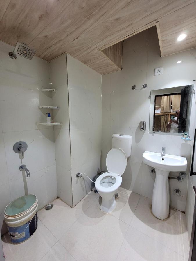 רישיקש Hotel Orange Classic מראה חיצוני תמונה